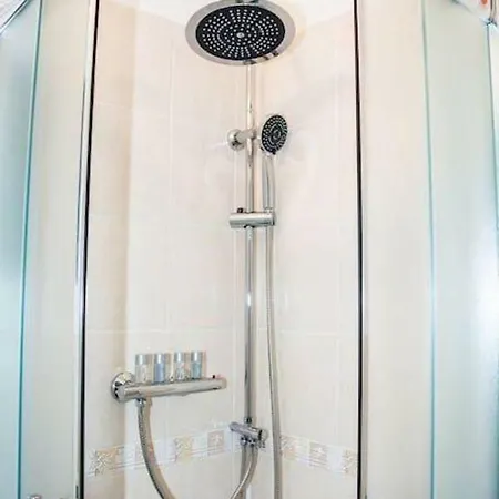 Studio With Balcony & Parking Near Centre Appartamento