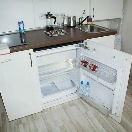 Studio With Balcony & Parking Near Centre