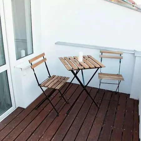 Studio With Balcony & Parking Near Centre Appartement