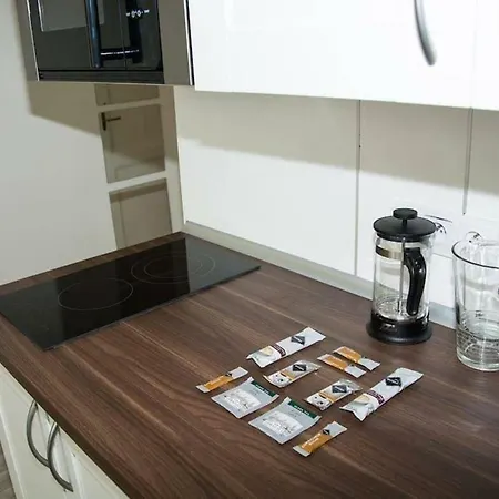 Appartement Studio With Balcony & Parking Near Centre Prague