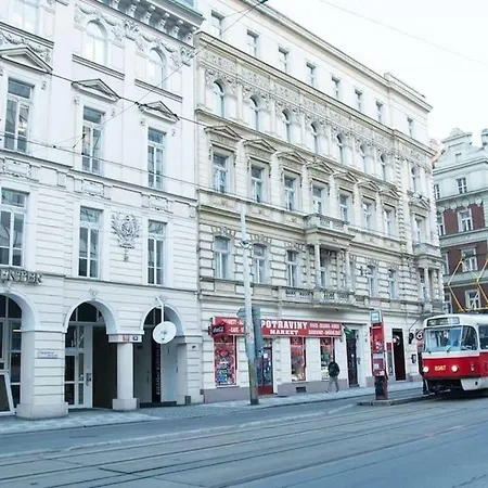 Studio With Balcony & Parking Near Centre Prague
